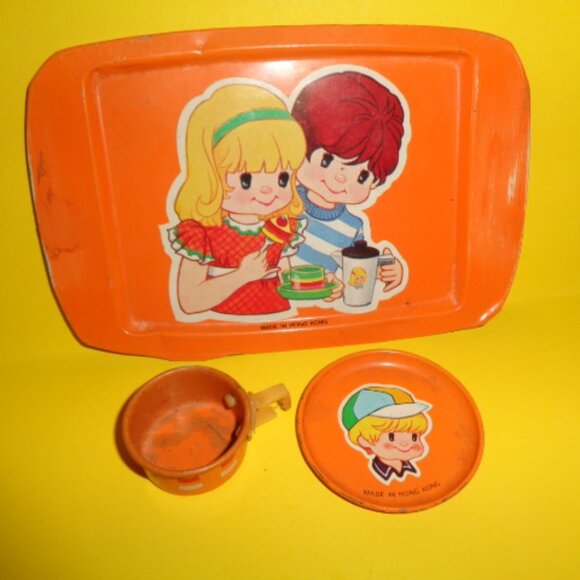 Vintage 1960's Kids Tea Set, 3 pieces, Hong Kong Pressed Tin, Good Condition - Picture 1 of 4